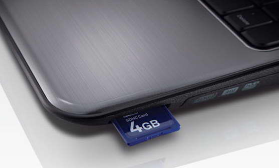 We use a card reader to transport photos Используем картридер для транспортировки фото