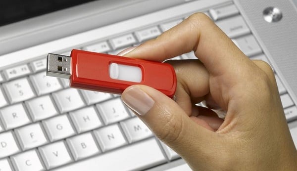 The cause of dysfunction may be incorrectly created installation flash drive Причиной дисфункции может выступать некорректно созданная установочная флешка
